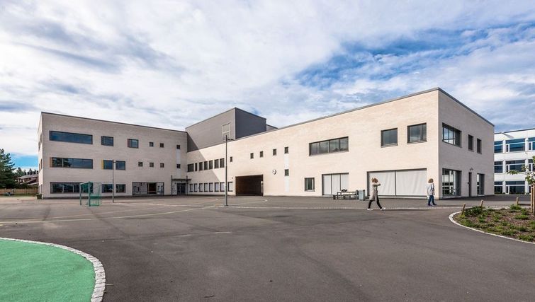Ny barneskole på Nordstrand i Oslo. Skolens areal er på 6.500m2. Ferdigstilt i 2014.